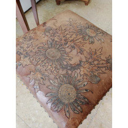 Sgabello in rovere moresco