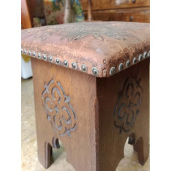 Sgabello in rovere moresco